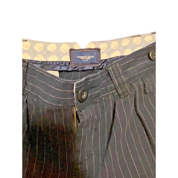 LADIES AMERICAN EAGLE OUTFITTERS LIVE YOUR LIFE SHORTS PIN STRIPE SIZE 10 B30-05 - Picture 9 of 9